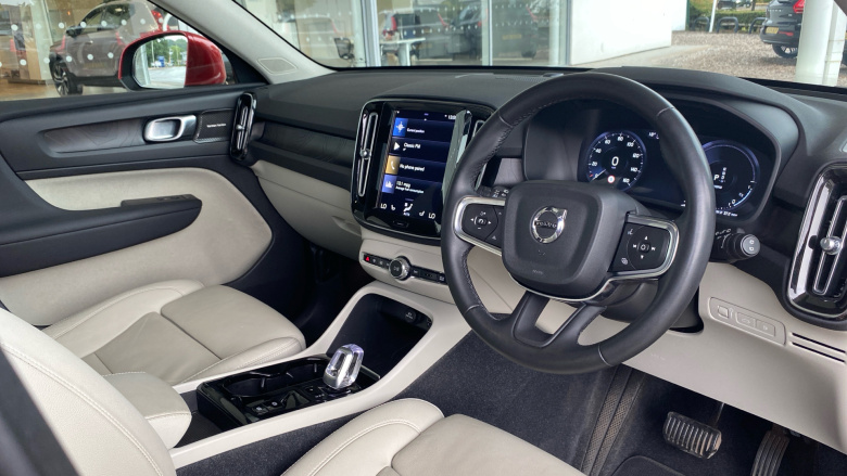 Volvo Xc40 1.5 T5 Recharge PHEV Ultimate Dark 5dr Auto Estate